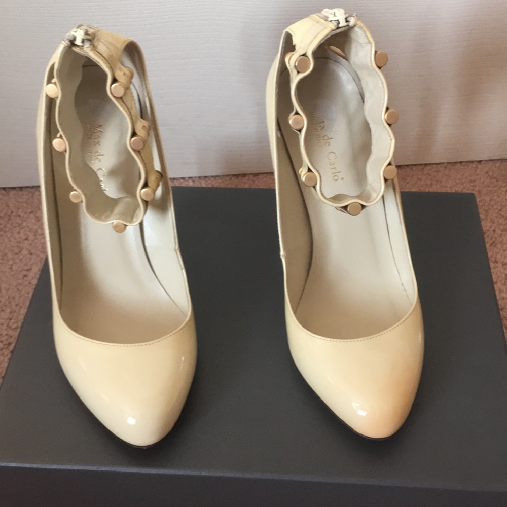 Max de Carlo stylish high heel pumps